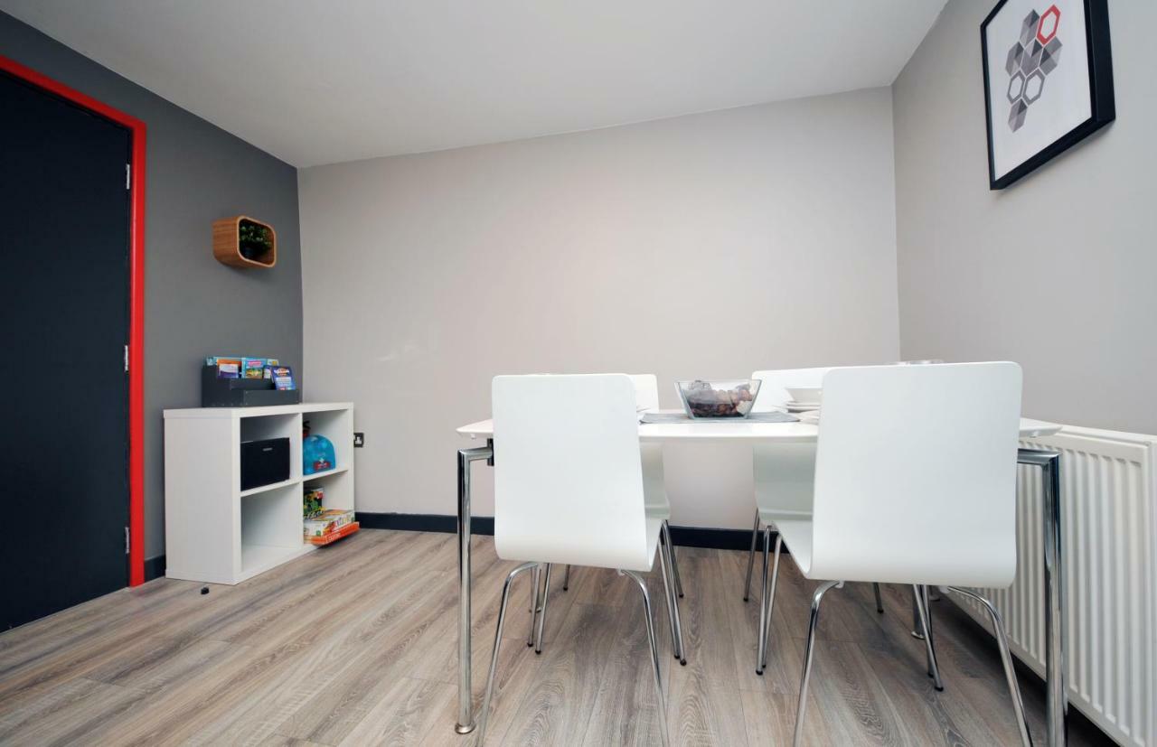 Stone'S Throw City Centre - Tv In Every Bedroom! 斯旺西 外观 照片