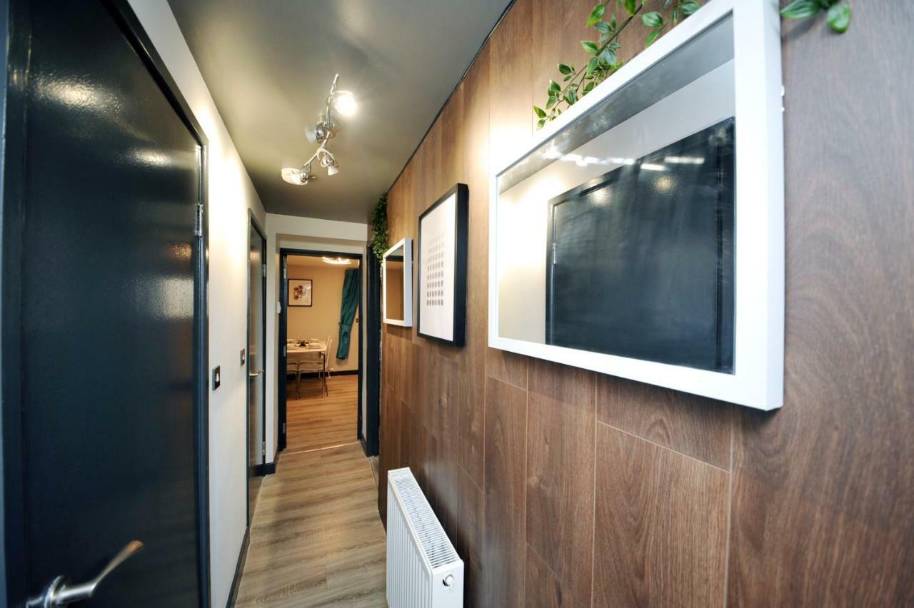 Stone'S Throw City Centre - Tv In Every Bedroom! 斯旺西 外观 照片