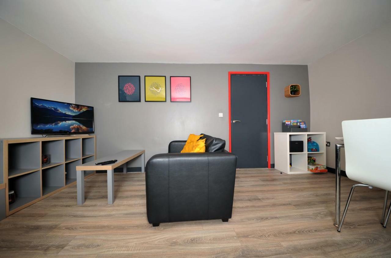 Stone'S Throw City Centre - Tv In Every Bedroom! 斯旺西 外观 照片
