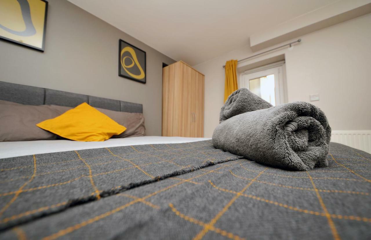 Stone'S Throw City Centre - Tv In Every Bedroom! 斯旺西 外观 照片