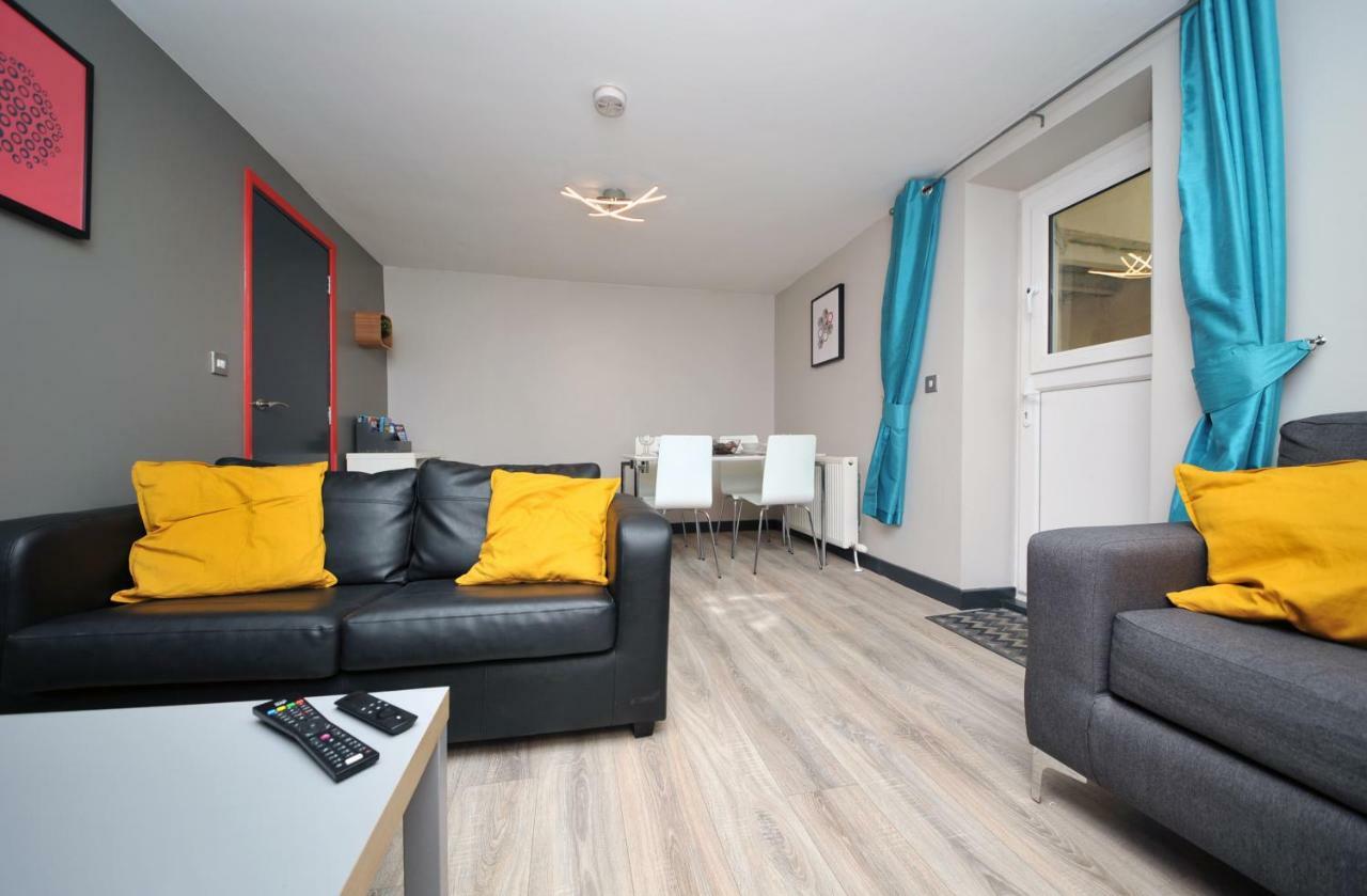 Stone'S Throw City Centre - Tv In Every Bedroom! 斯旺西 外观 照片